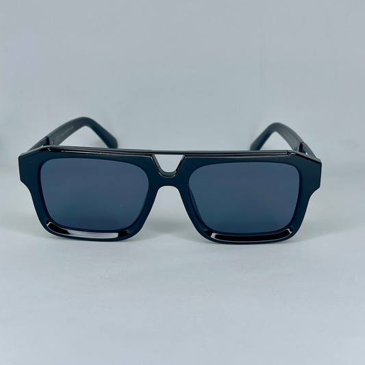 Noah Black on Black Zonnebril